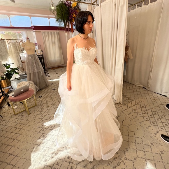 Lace & Liberty wedding dress - NEW- size 8 US - Picture 1 of 12
